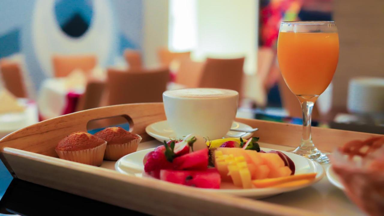 Le Wana Hotel Дубай Экстерьер фото